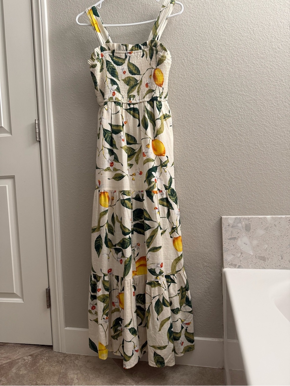 EXPRESS lemon print maxi dress 🍋